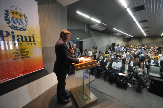 Conferência Nacional reúne investidores e discute potencialidades da energia solar no Piauí