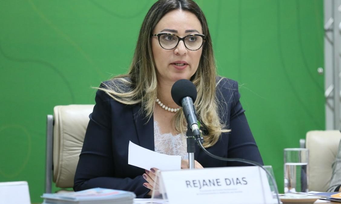 Comissão aprova requerimento de Rejane para debater saúde do professor