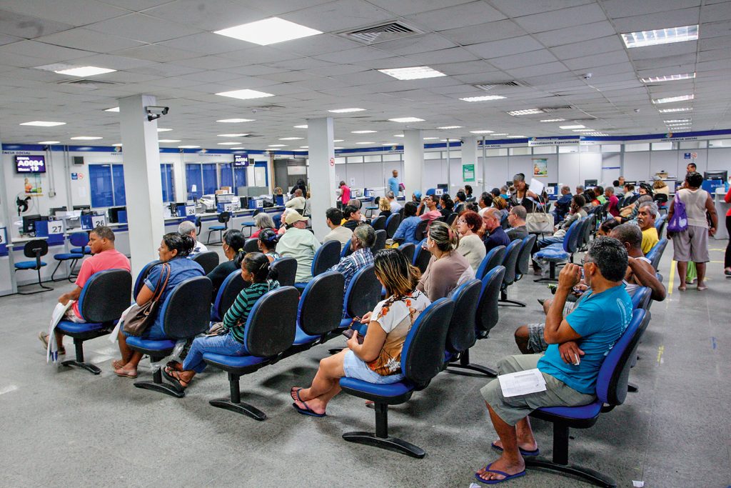 EXT EN Exclusivo Rio de Janeiro ( RJ ) 07/ 08 / 2013 - Fechamento de posto do INSS de Padre Miguel - Foto Guilherme Pinto / EXTRA / Agencia O Globo
