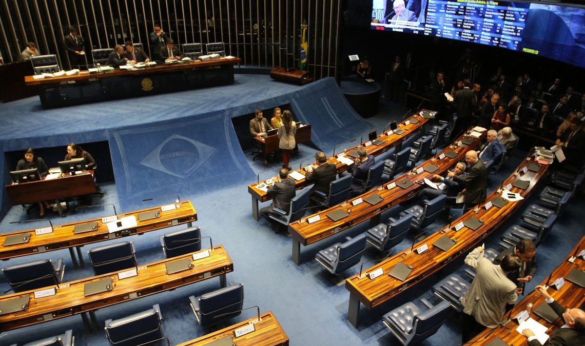 Comissão aprova repasses de R$ 5,8 bi do pré-sal a estados e municípios