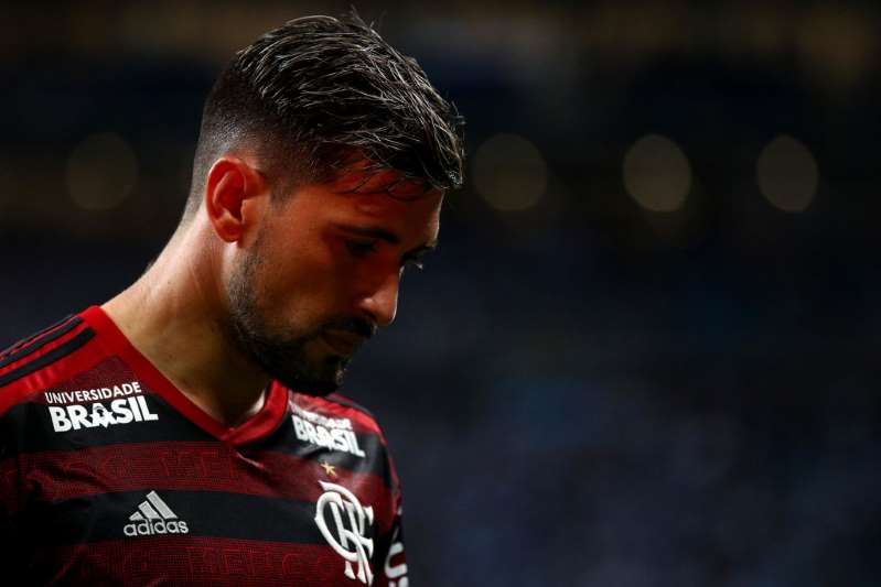 Arrascaeta volta a sofrer entorse no joelho e desfalca o Flamengo