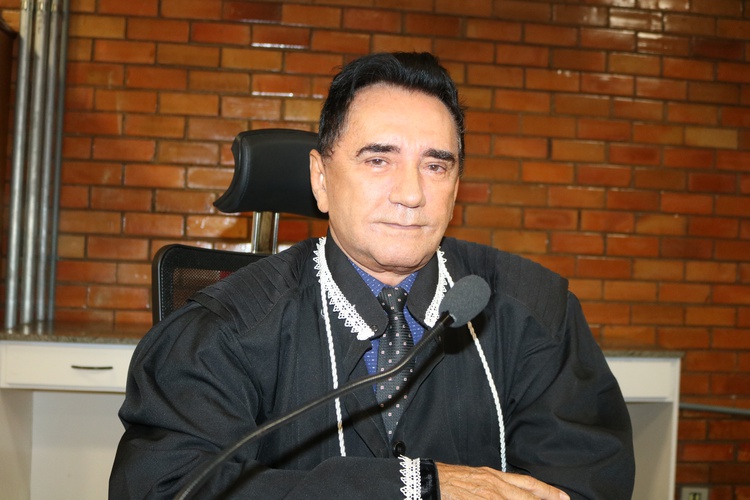 O Desembargador Luiz Brandão do TJPI e a disputa pelo seu cargo