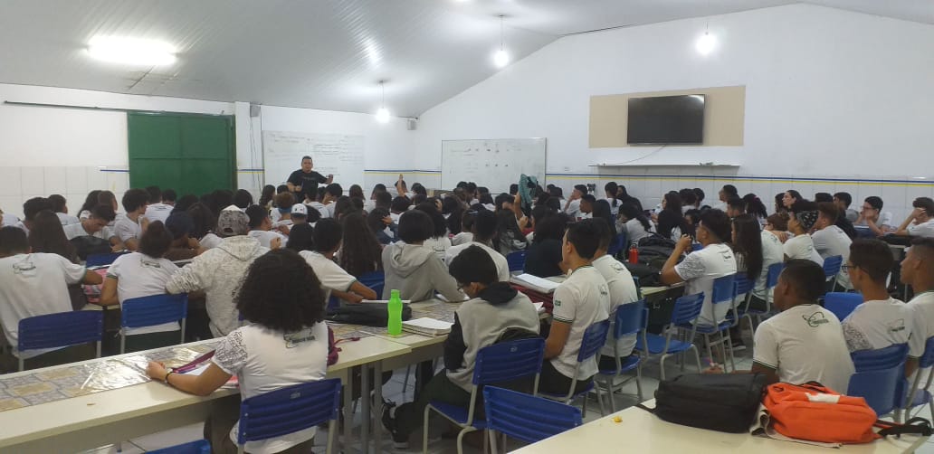 Professores receberão entre R$ 3,7 mil e 7 mil no Piauí