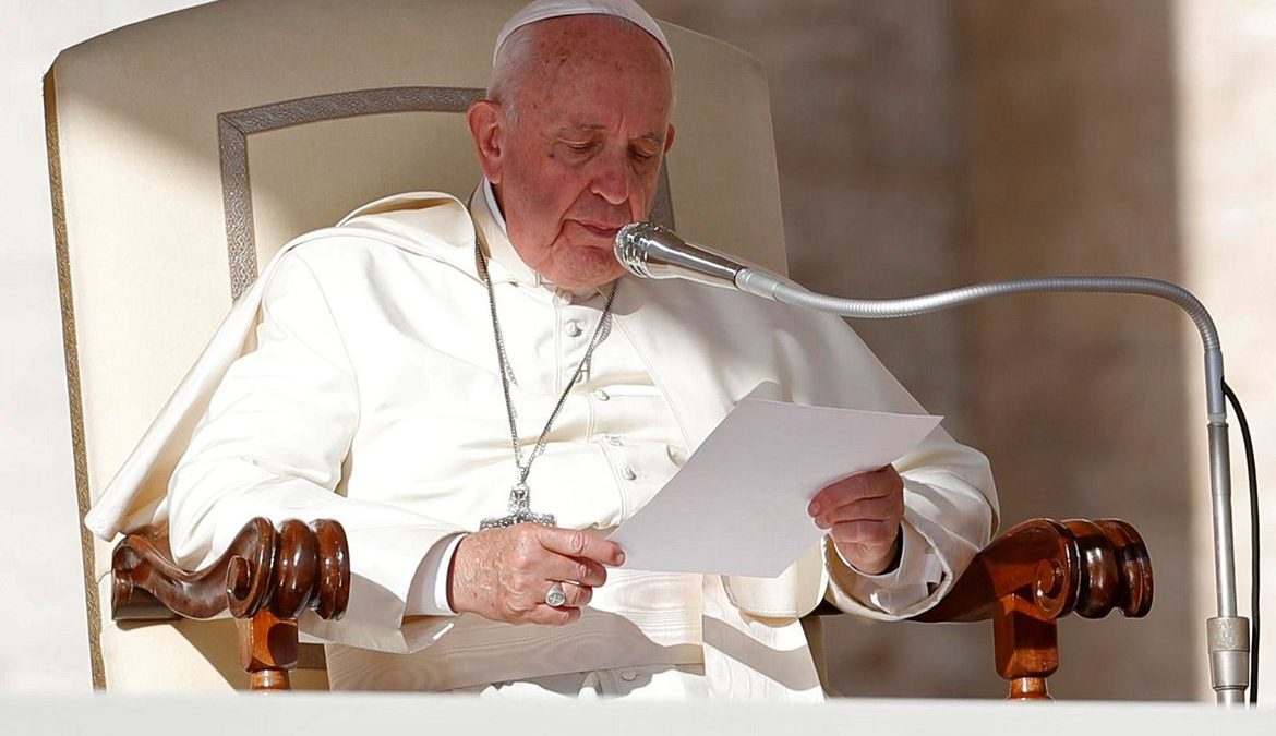 Papa pede oração mundial e diz que dará bênção especial