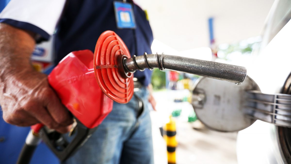 Petrobras reduz preços da gasolina em 8% e do diesel em 4%