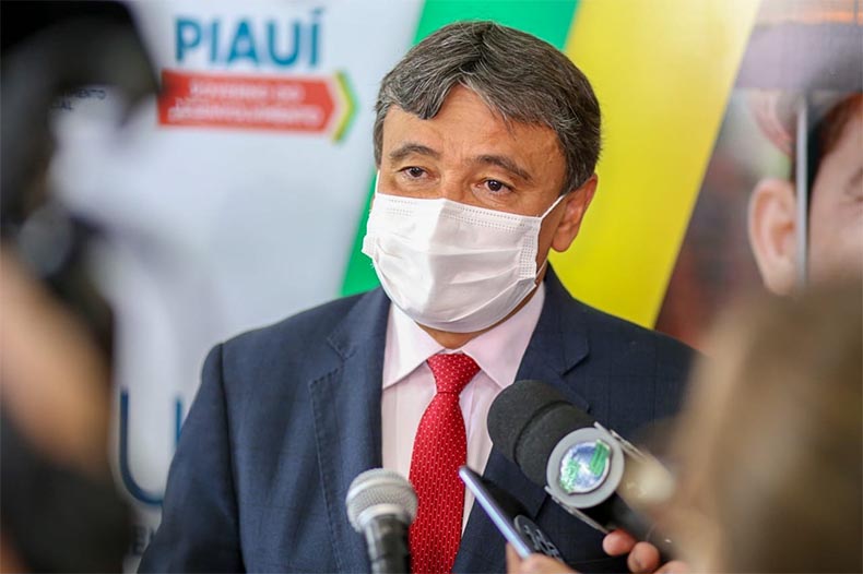 Governadores pedem a Bolsonaro prorrogação de calamidade para vacinação no país