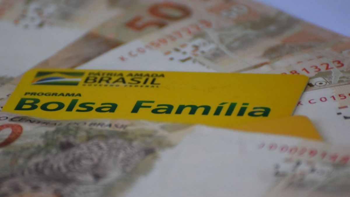 Governo descarta prorrogar auxílio e ampliará Bolsa Família