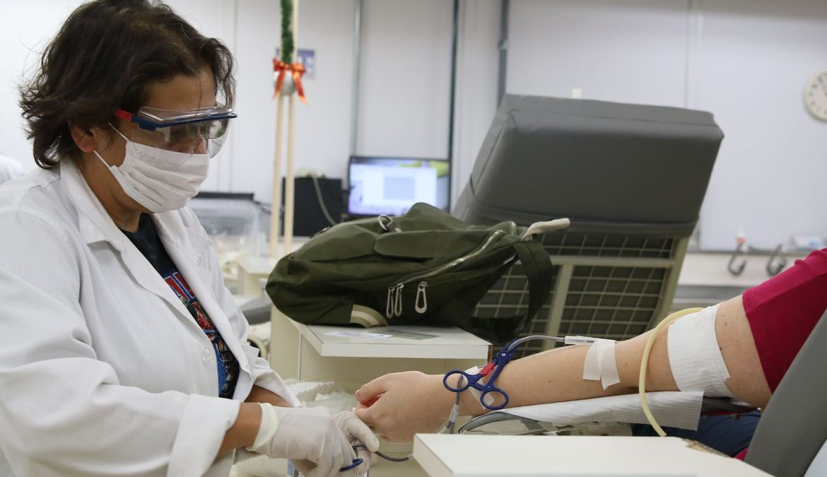 Queda na doação de sangue devido à pandemia preocupa hemocentros