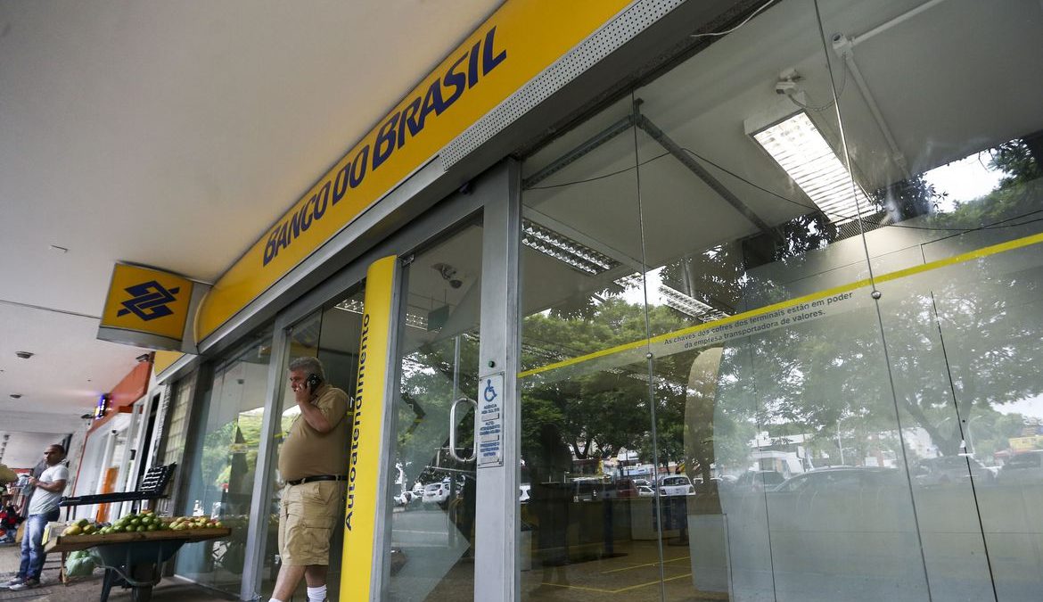 Justiça concede liminar e suspende fechamento de agências do Banco do Brasil no país