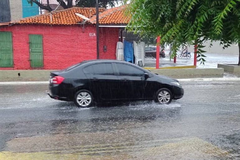 Chuva intensa pode chegar a 100mm nesta terça (16) em várias regiões do Piauí