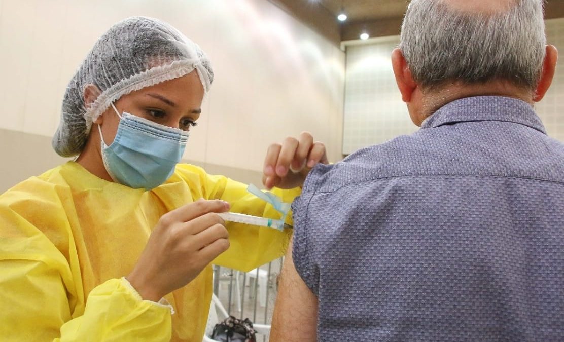 Wellington Dias articula força-tarefa para atingir 10% de vacinados até o dia 31