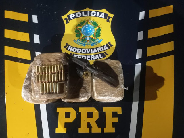 PRF apreende quantidade de pasta base de cocaína avaliada em cerca de R$ 900.000, em Parnaíba