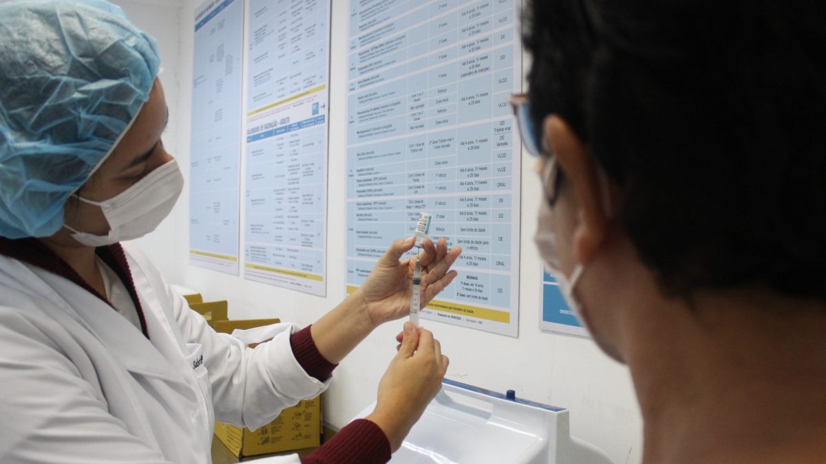 Nordeste pede compensação de vacinas por receber doses abaixo do percentual