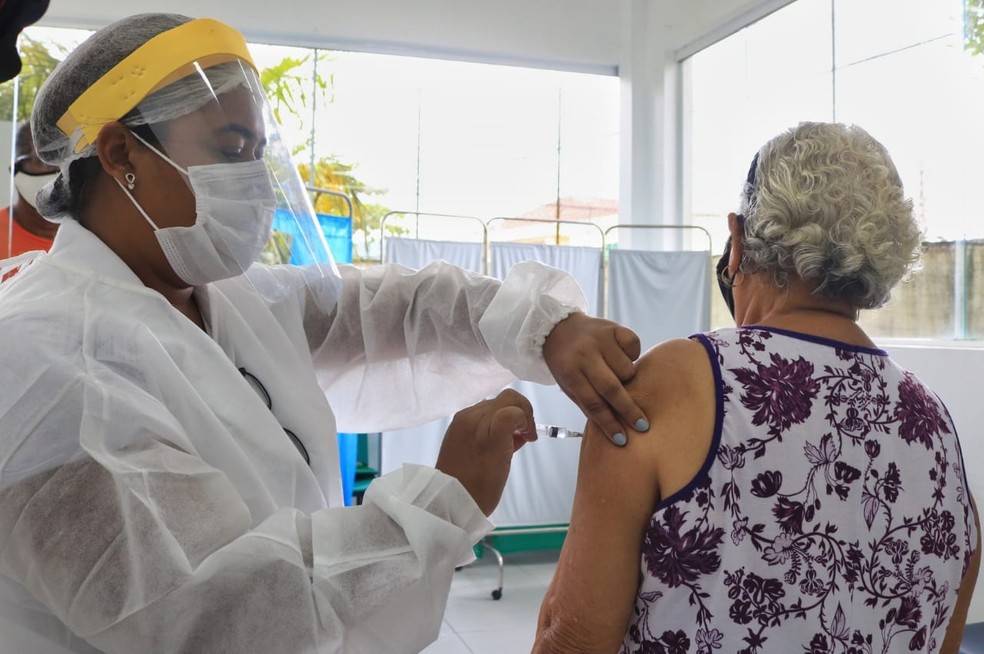 Vacinômetro aponta que 20% da população adulta no Piauí está com imunização completa