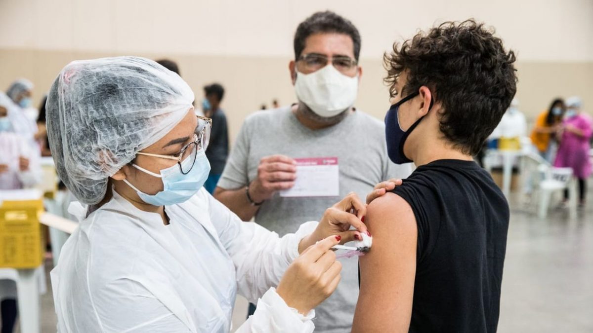 Ministério da Saúde libera vacinação contra Covid para adolescentes sem comorbidades