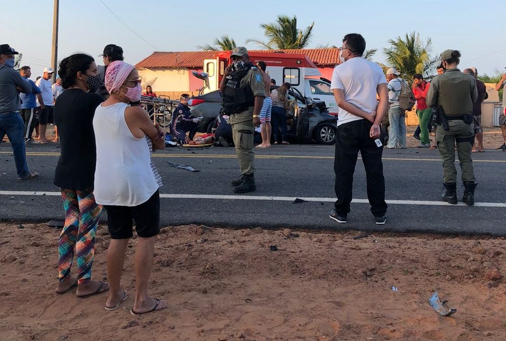 Sobreviventes de colisão que matou duas pessoas no litoral são transferidos para Teresina
