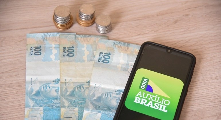 Governo Federal edita decreto que regulamenta o Auxílio Brasil