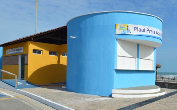 Projeto Piauí Praia Acessível atende pessoas com deficiência ou mobilidade reduzida