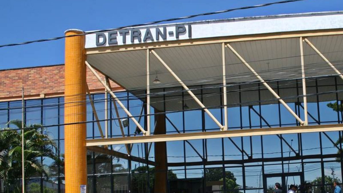 Serviços do Detran ficam suspensos por mais 24 h para migração de sistema