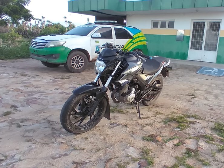 Polícia Militar recupera moto roubada em Barra Grande após abandono
