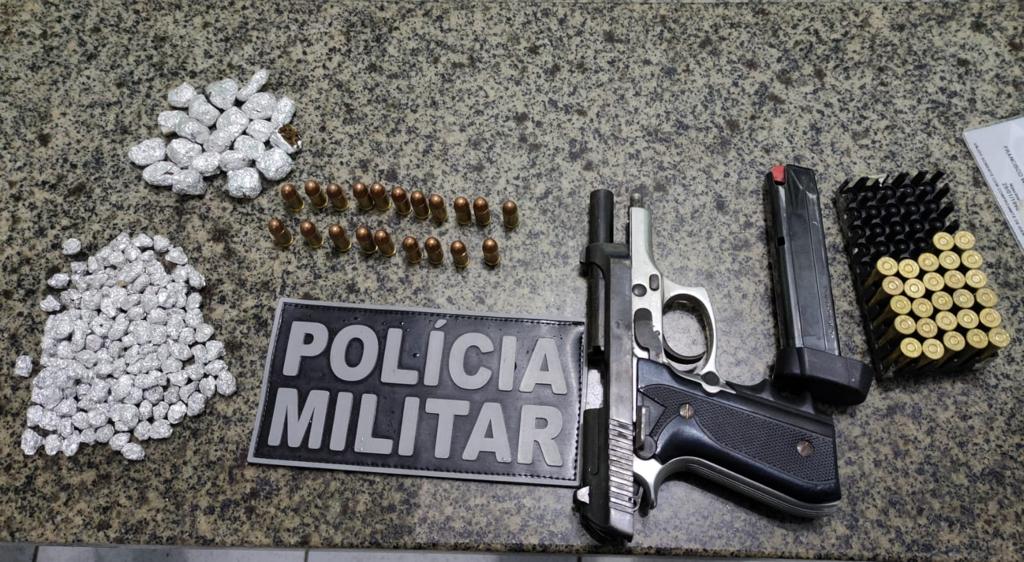 Arma de fogo e drogas são apreendidas em cabana em Cajueiro da Praia