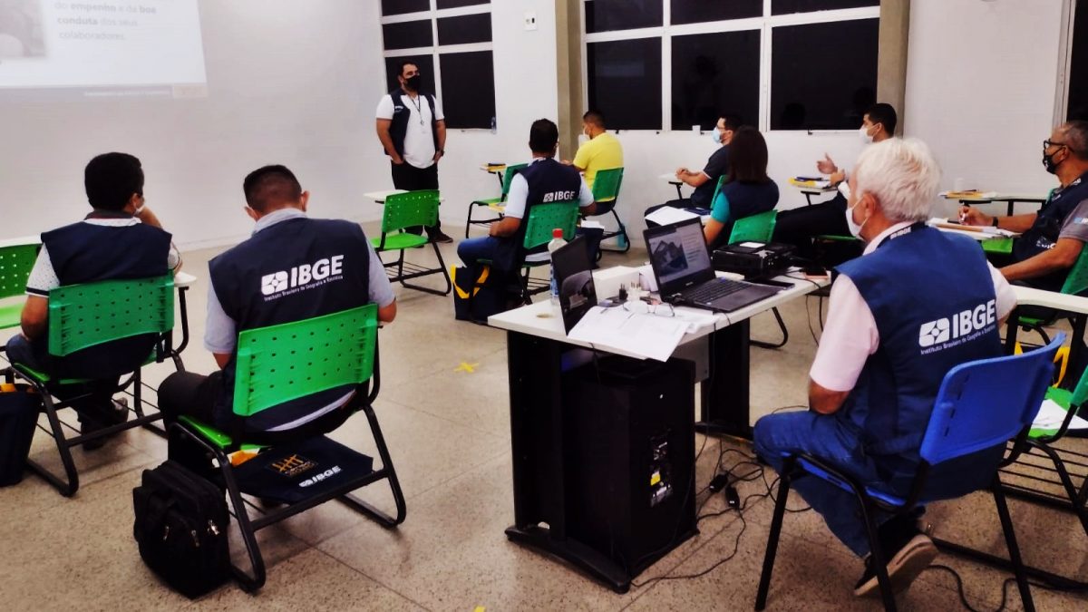 Servidores do IBGE no Piauí passam por treinamento em Parnaíba