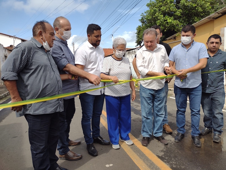 Governadora Regina Sousa inaugura obras de mobilidade urbana no norte do Piauí