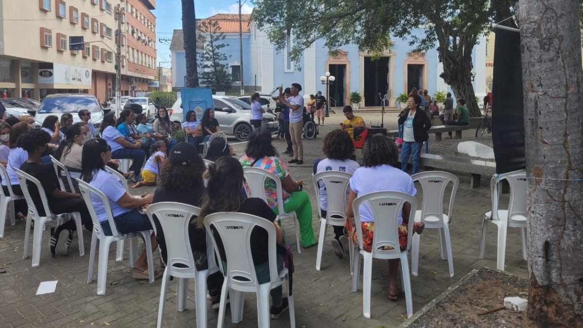 APAS de Parnaíba realiza evento em praça pública sobre o Setembro Azul