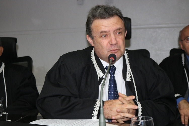 Desembargador Hilo de Almeida. Eleito Chefe do Poder Judiciário.