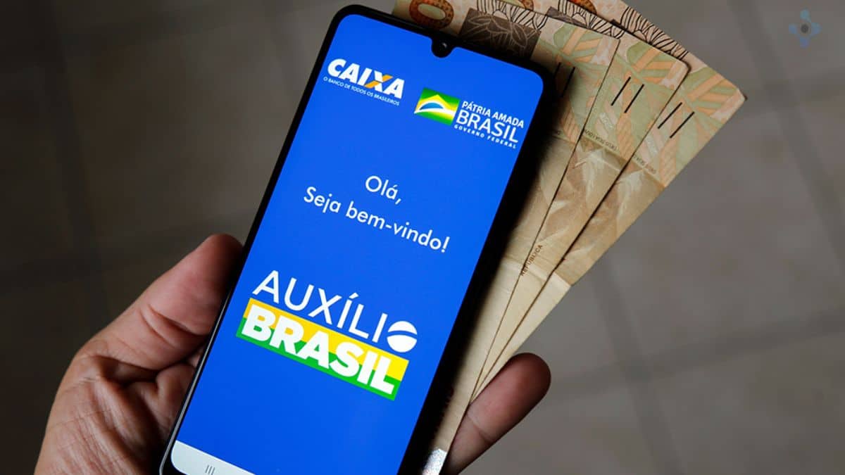 Auxílio Brasil é pago, nesta quinta-feira, a beneficiários com NIS final 2