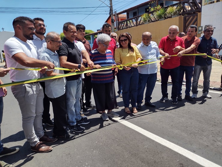 Governadora Regina Sousa inaugura mais de 55.000 m² de pavimentação asfáltica em Luís Correia