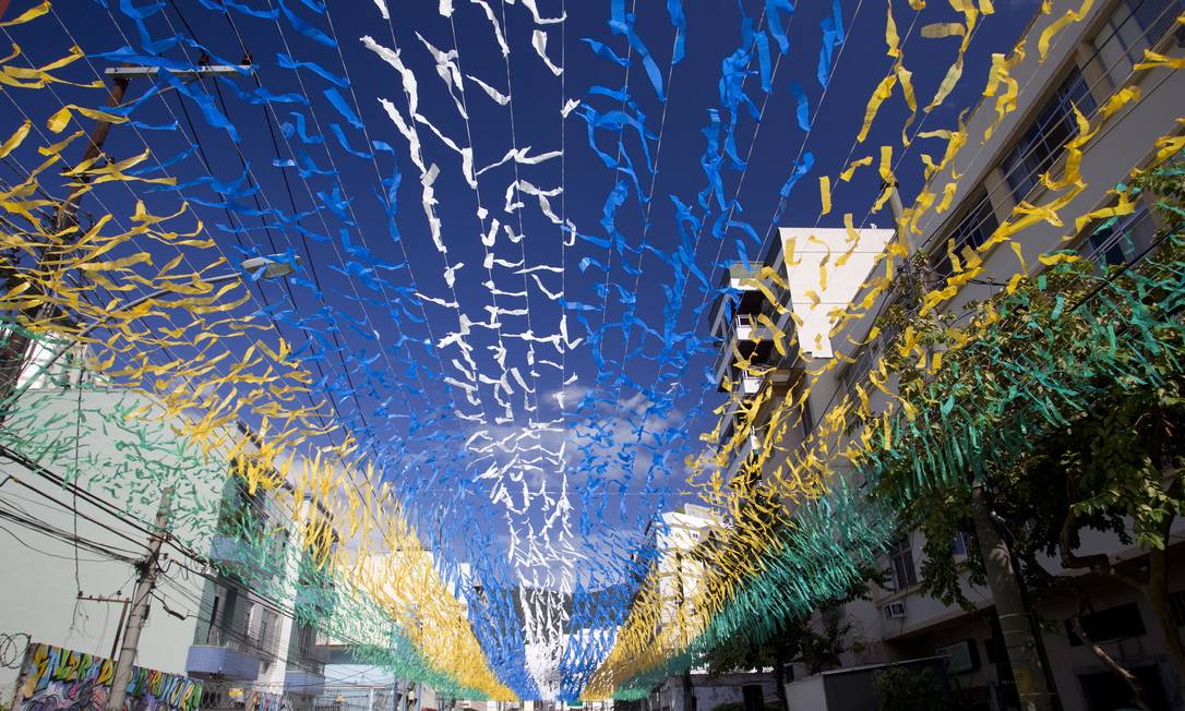 A 16 dias da estreia do Brasil na Copa do Mundo, em Parnaíba decoração das ruas ainda é tímida