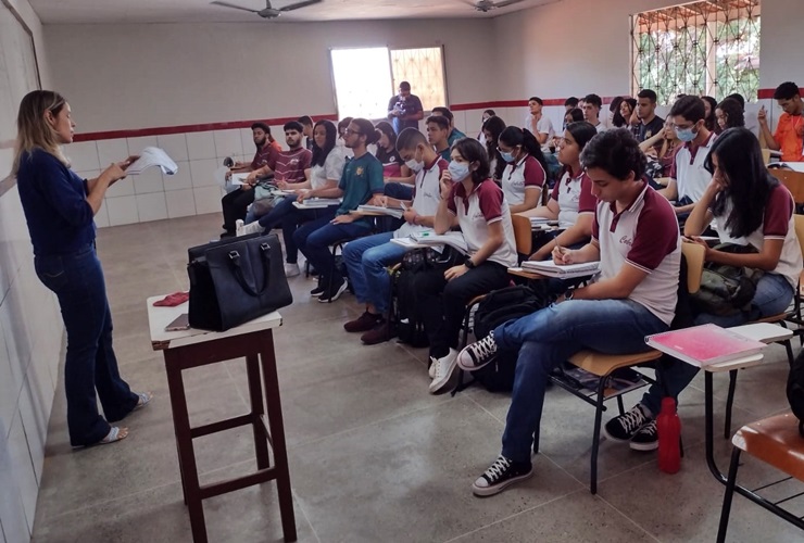 No Cobrão, estudantes se preparam para o segundo dia de prova do Enem