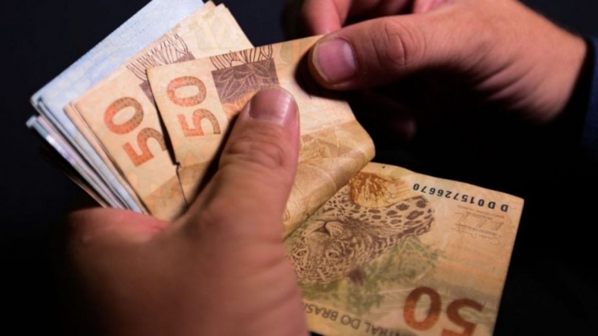 Abono PIS/Pasep em fevereiro: veja quem pode receber até R$ 1.302