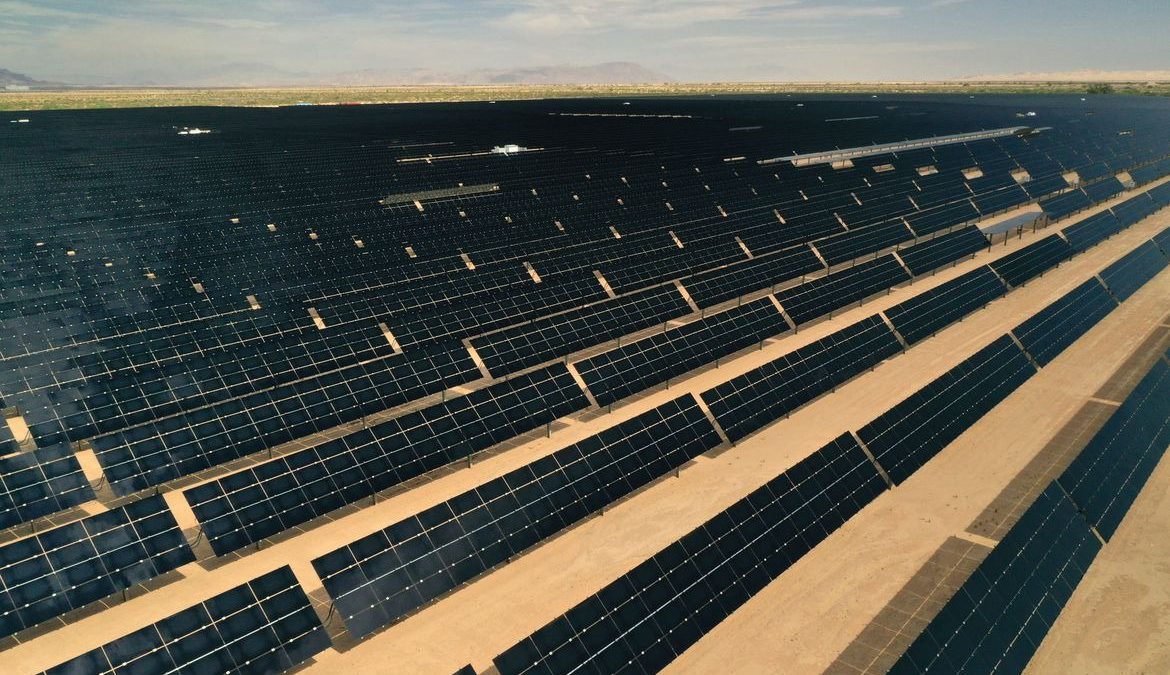 Impostos federais sobre painéis solares serão zerados até dezembro de 2026