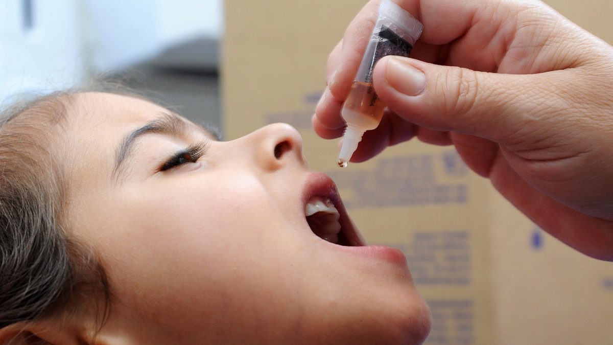 Ministra anuncia atualização da vacina contra pólio a partir de 2024