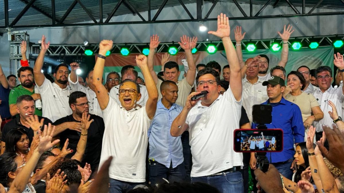 Ao lado de Rafael Fonteles, Dr. Hélio lança oficialmente pré-campanha em Parnaíba