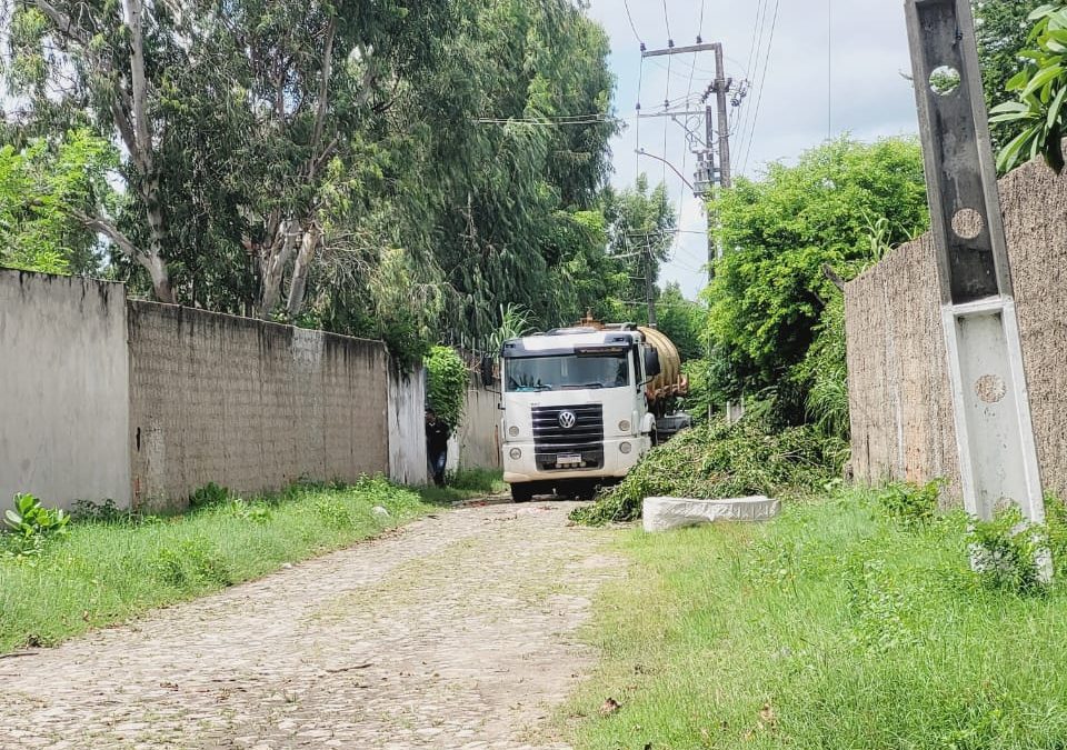 Parnaíba: Moradores cobram responsabilidade ambiental de donos de caminhões limpa fossas