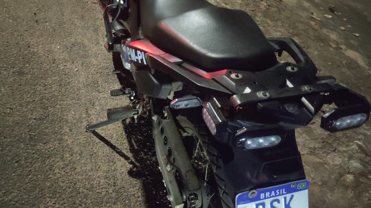 PRF apreende motocicleta da ROCAM após acidente de trânsito na BR-343