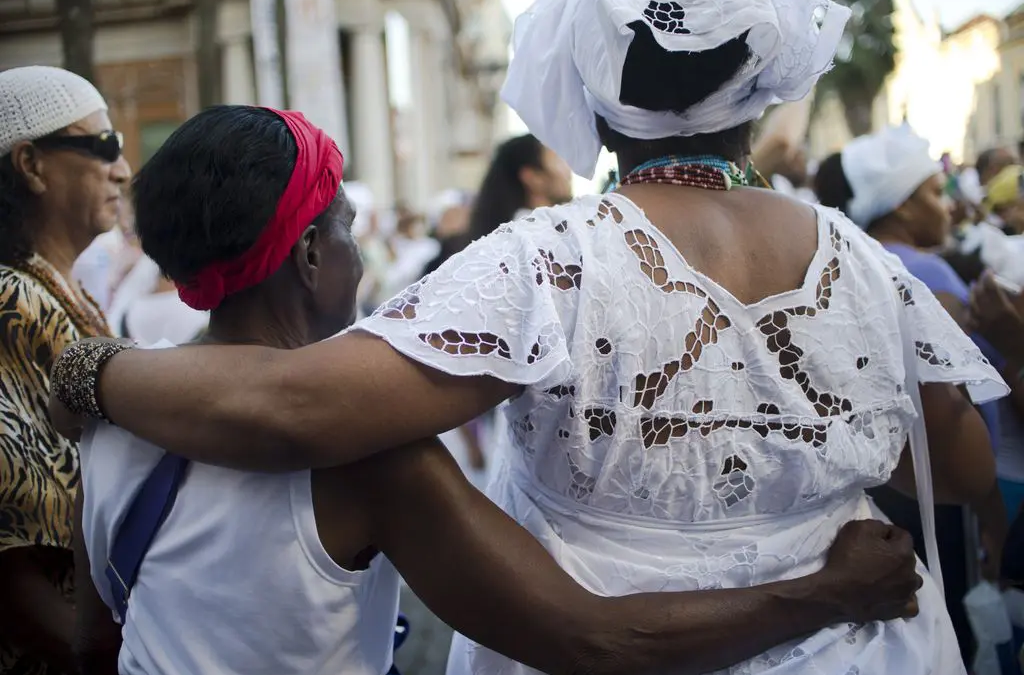 Cresce intolerância religiosa no Brasil: adeptos de religiões de matriz africana são as principais vítimas