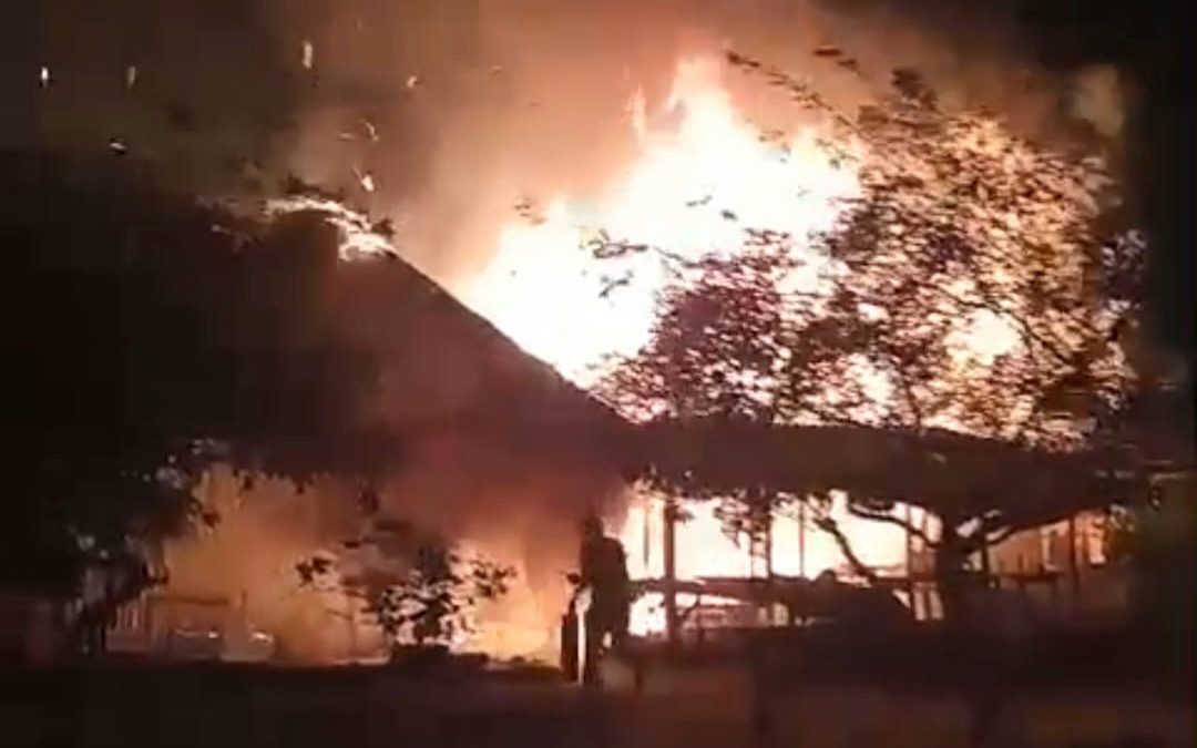 Barracas na Barra Grande são destruídas por incêndio