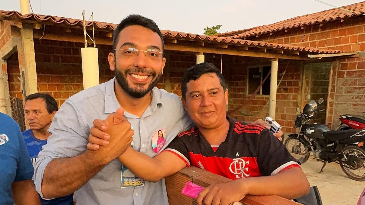 Francisco Emanuel cumpre agenda com caminhadas por bairros de Parnaíba