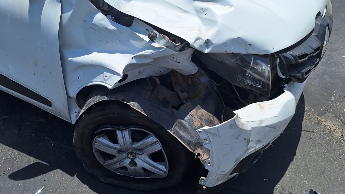 Colisão entre dois carros resulta em uma pessoa conduzida à Central de Flagrantes, em Parnaíba