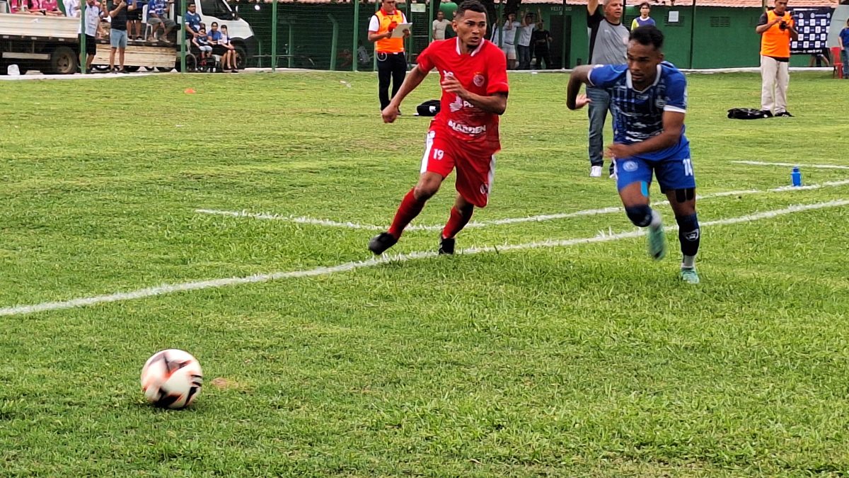 Chuva, pênalti perdido e tensão: 4 de Julho vence o Parnahyba em jogo eletrizante no Pedro Alelaf