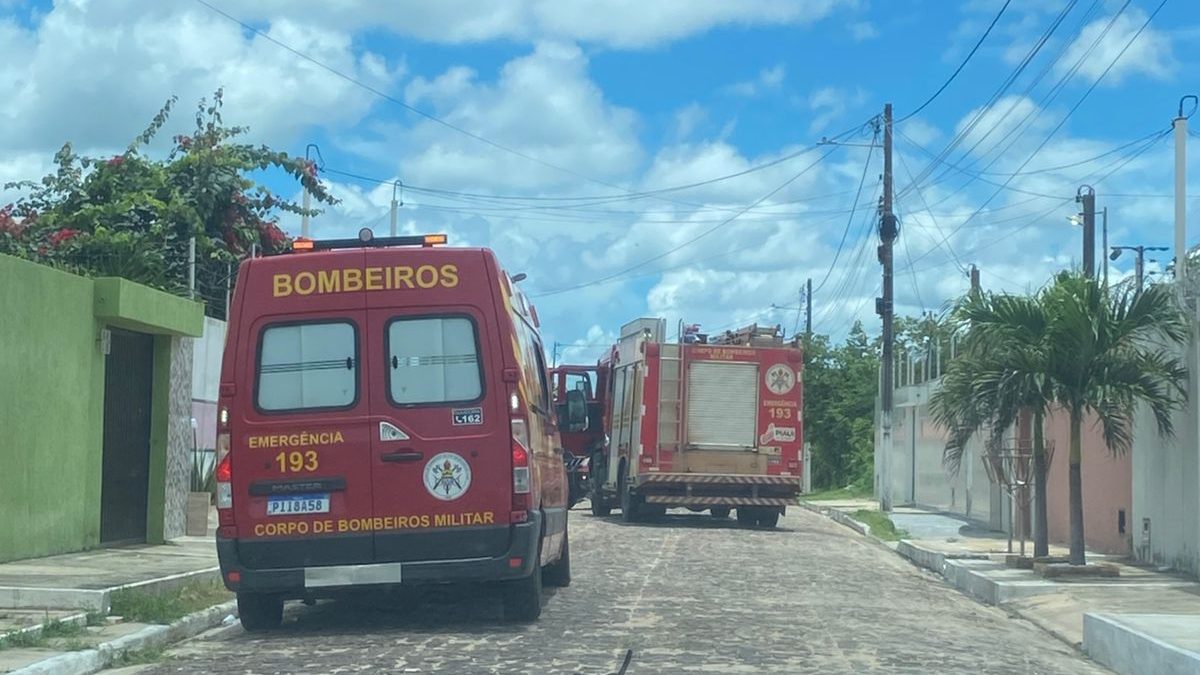 Incêndio em residência: botijão de gás entra em chamas e Bombeiros são acionados em Parnaíba