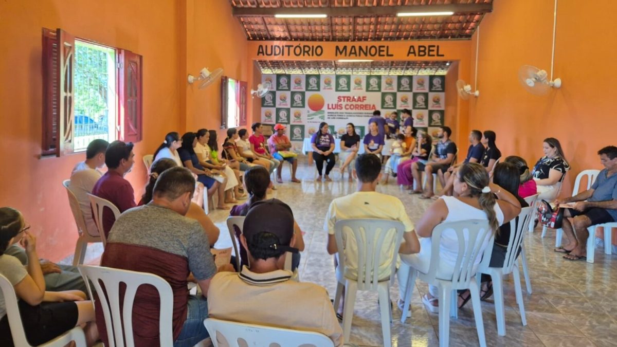 Ônibus Lilás realiza ação de prevenção à violência doméstica em Cajueiro da Praia