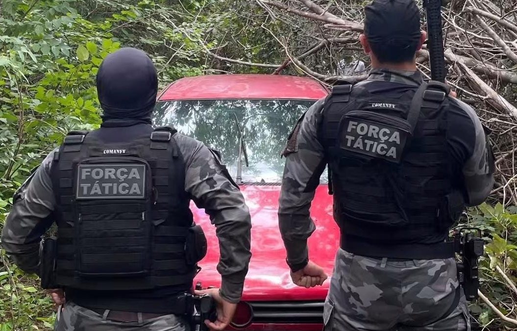 Suspeito de furtos é flagrado com carro roubado e peças de motocicletas em Parnaíba