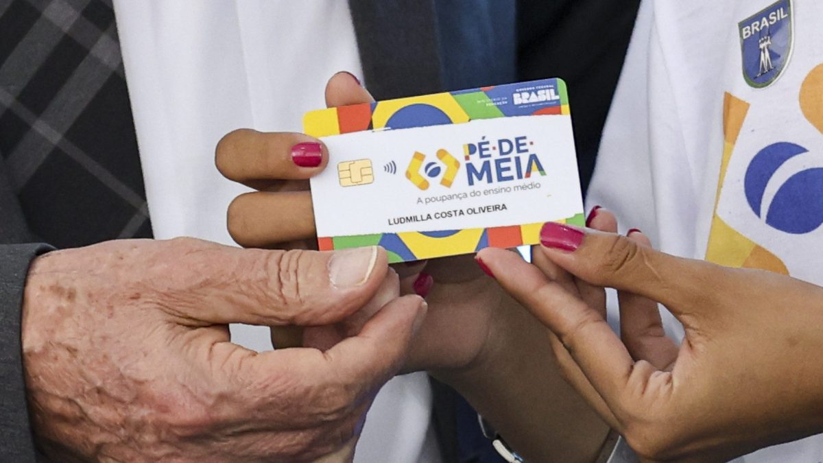 Pé-de-Meia: jovens nascidos em março e abril recebem R$ 200 nesta terça (27)