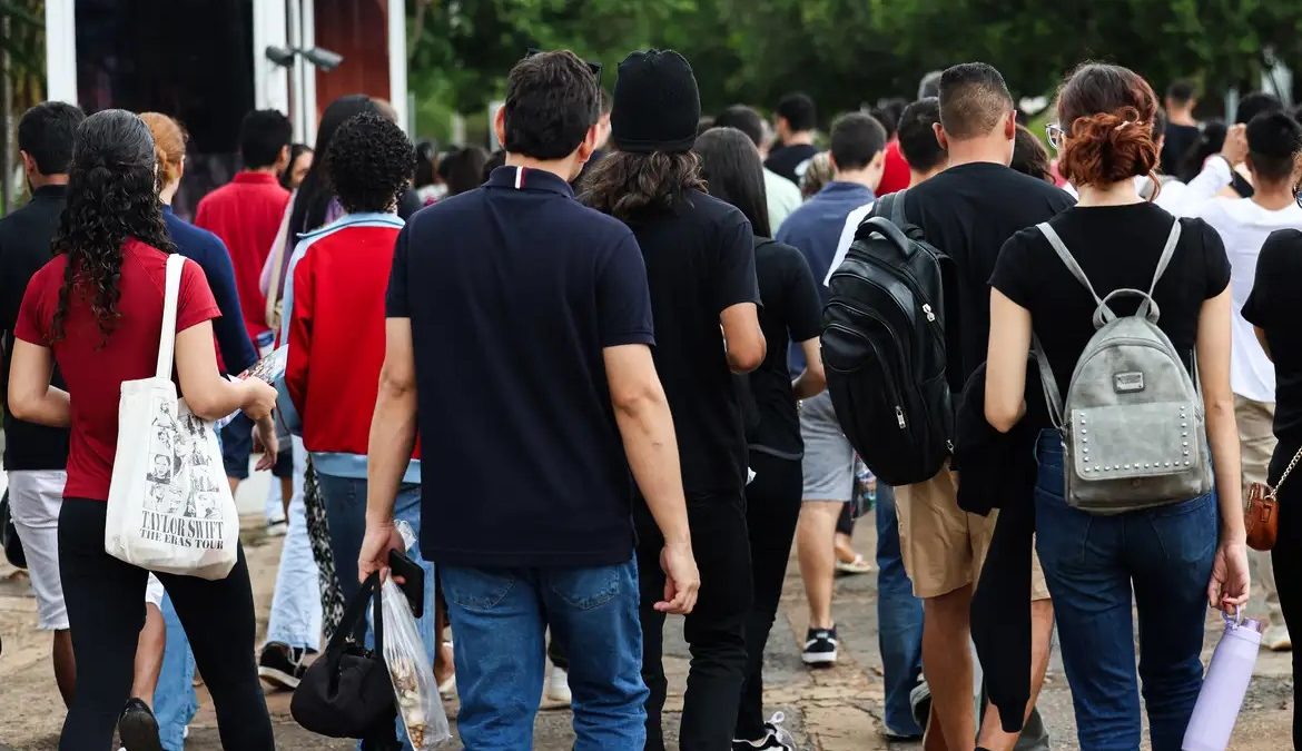 Estudantes têm até as 23h59 desta sexta para fazer a inscrição no Enem