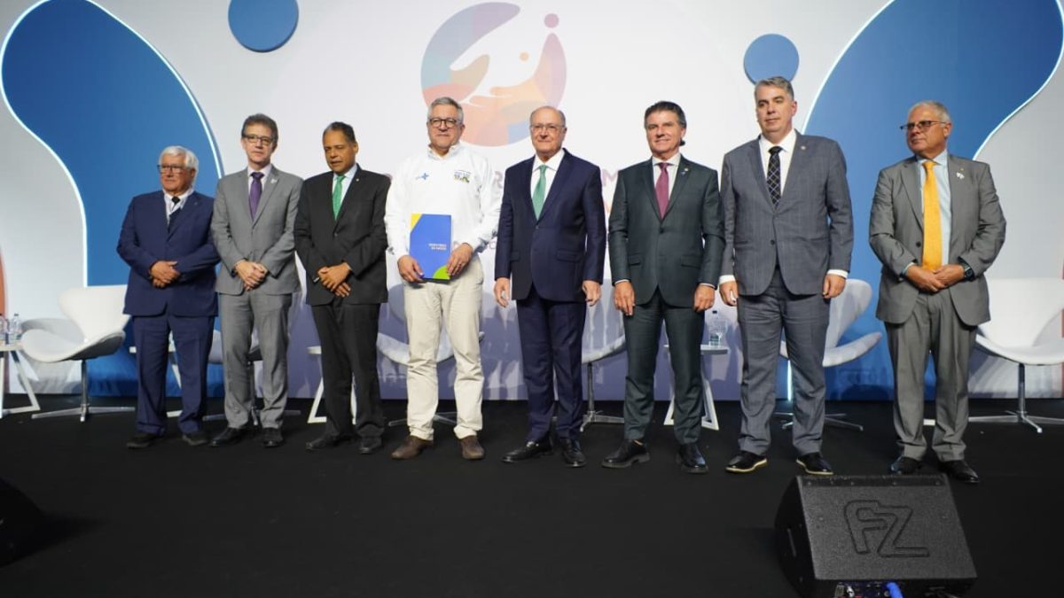 Vice-presidente e Ministro da Saúde prestigiam abertura do 33º Congresso Nacional das Santas Casas a convite de Mirócles Véras